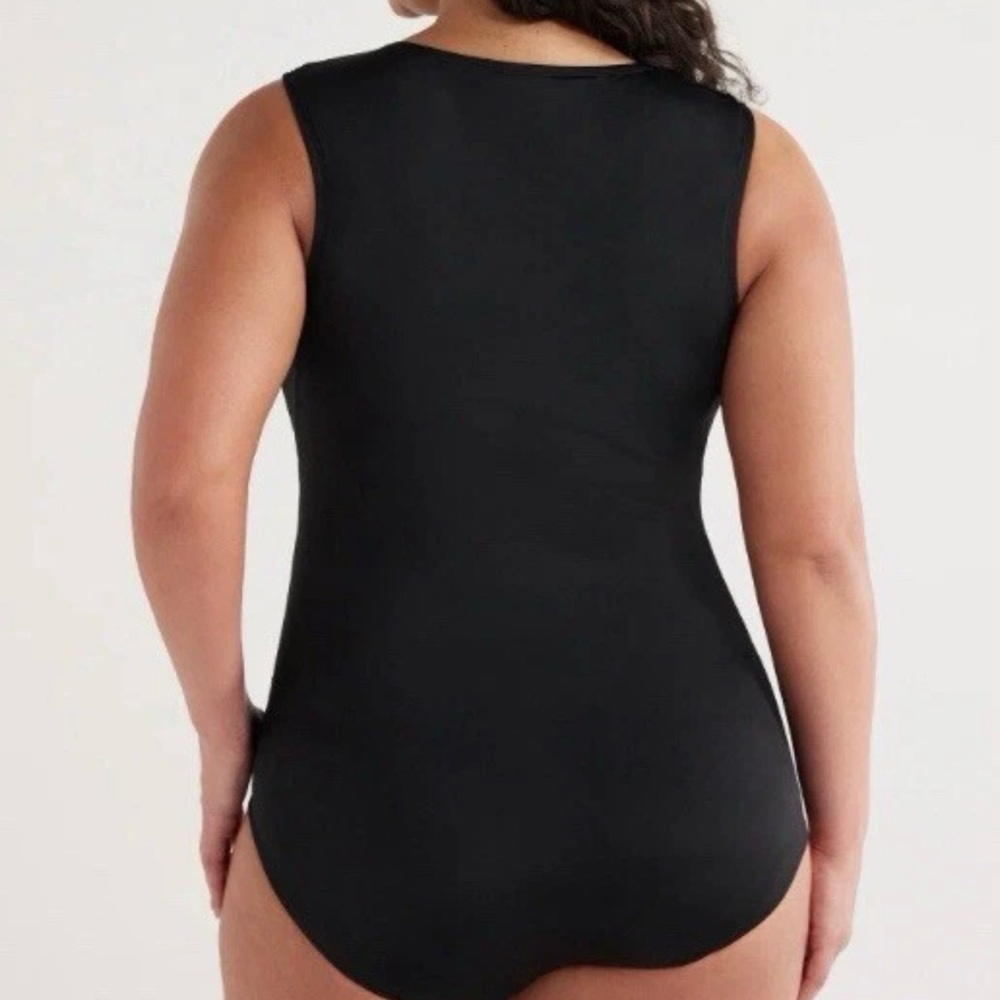 Embrace Your Curves Miraclesuit Brand XL Black Amelia O Ring 1 Piece Swimsuit - Picture 2 of 8